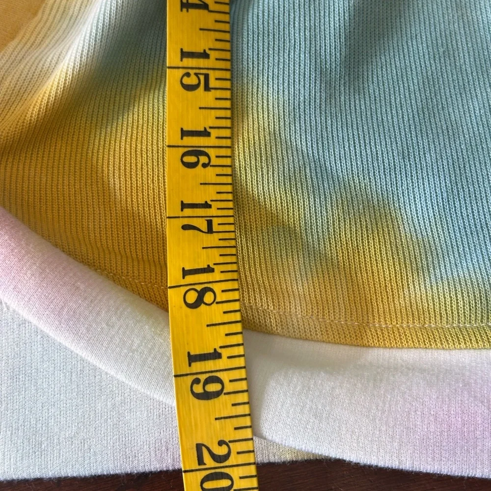 Current air NWOT size Small tie dye twist front‎ cropped sweatshirt